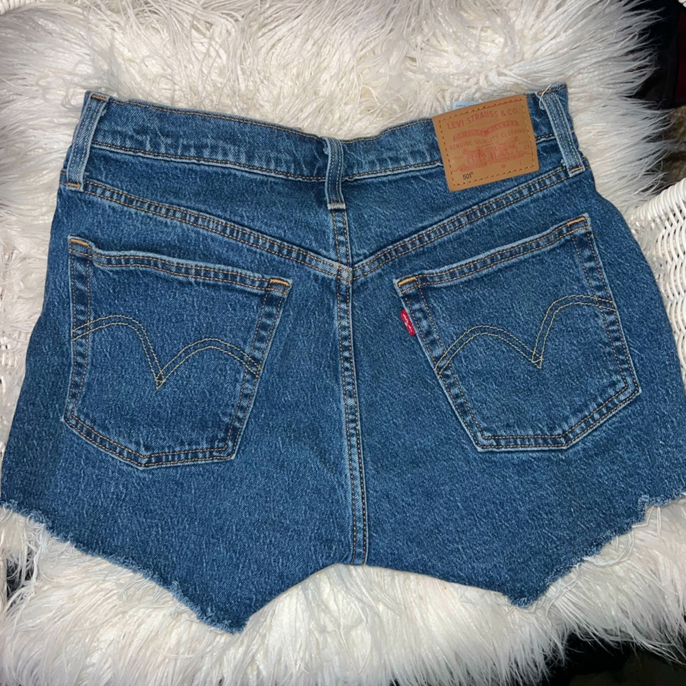 Levi’s 501 shorts 27